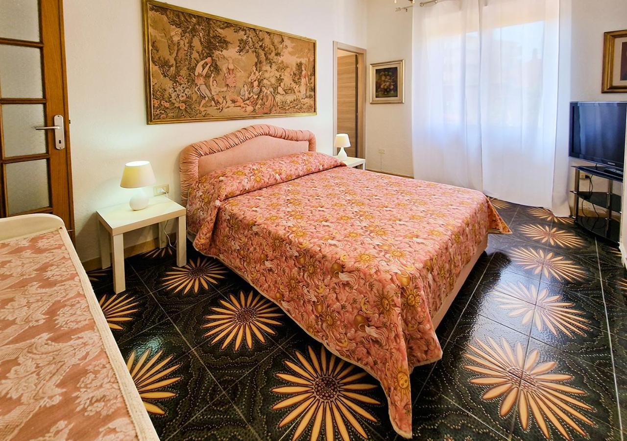 Murphy Holiday Homes - Residenza Nadia Ла-Маддалена Екстер'єр фото